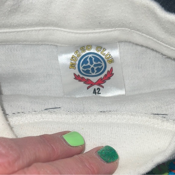 Muzzo Club Women's White Embroidered Bird Collared Short Sleeve Shirt; 42 - Picture 5 of 5